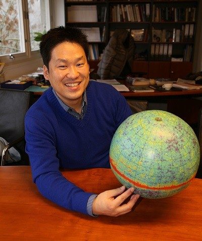 Photo of Professor Eiichiro Komatsu